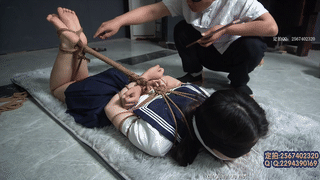 图片[8]-【一绳有你】麻袋绑架装小女孩单腿吊绑板子打脚心-触乐TKee